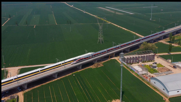 世界领先新型复兴号高速综合检测列车上线运行